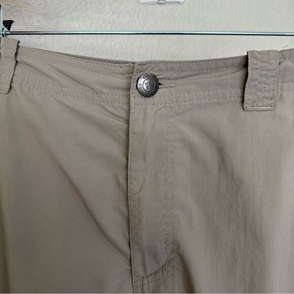 Columbia Omni-Shade Sun Protection Nylon Cargo Shorts - Picture 3 of 12